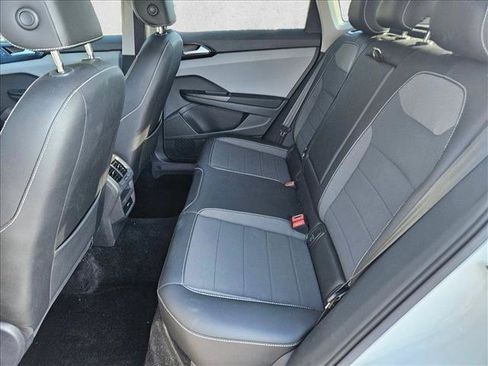 Used 2023 Volkswagen Taos SE w/ Panoramic Sunroof Package FWD image 13