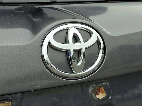 Used 2014 Toyota RAV4 LE AWD/4WD image 28