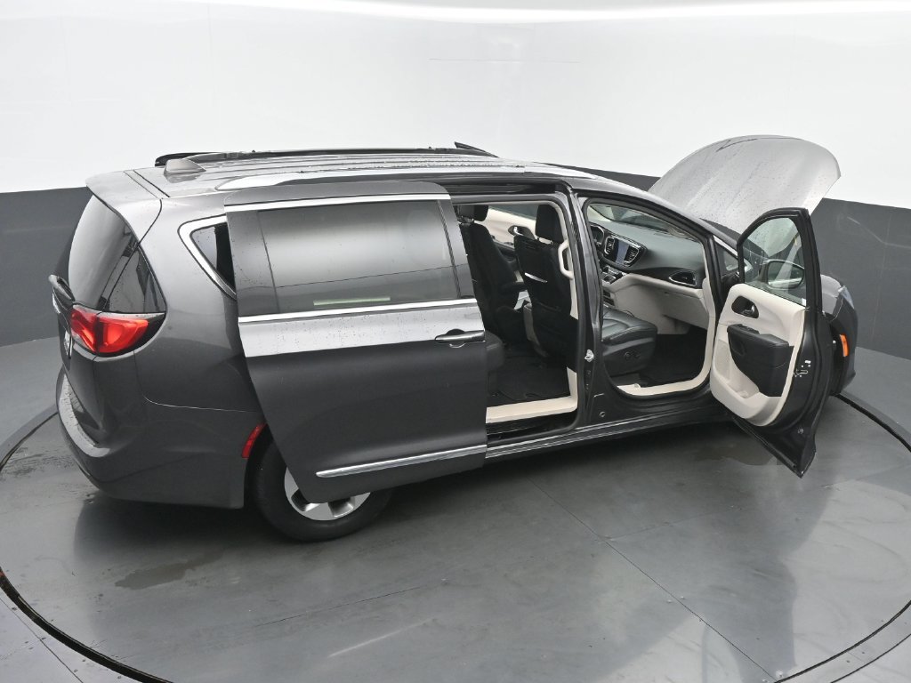 Used 2017 Chrysler Pacifica Touring-L Plus FWD image 68
