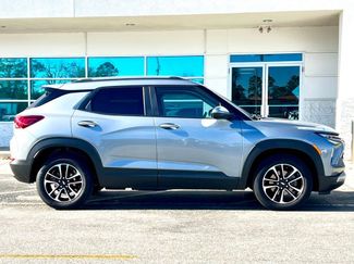 Used 2025 Chevrolet TrailBlazer LT video 3