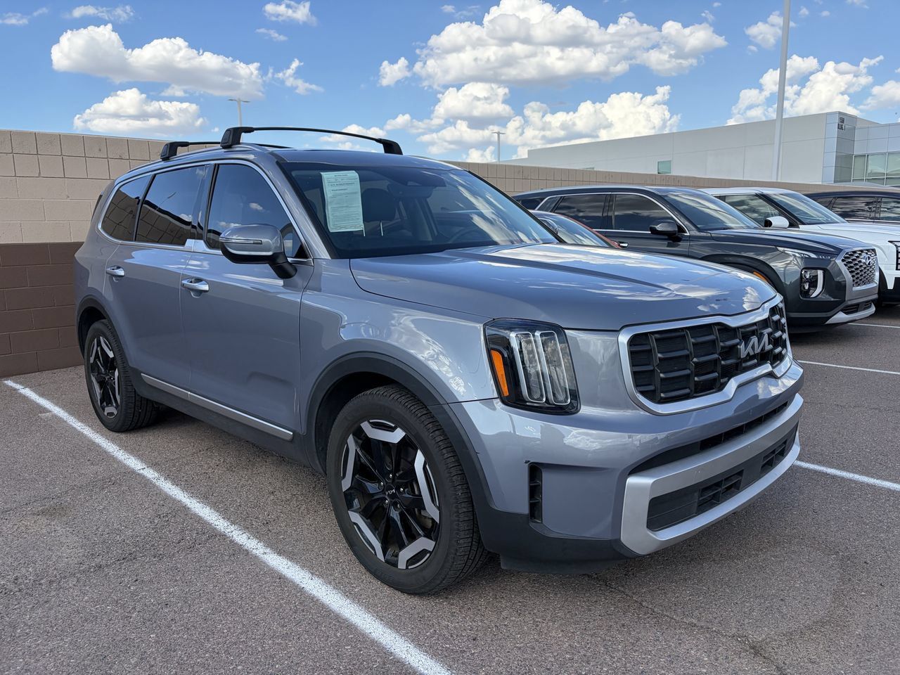 Used 2024 Kia Telluride S w/ S Sunroof Package AWD/4WD image 2