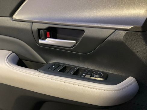 Used 2025 Toyota Grand Highlander AWD Hybrid image 15