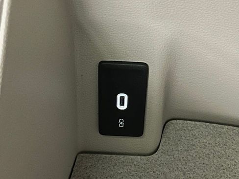 New 2026 Volkswagen Atlas SE image 15