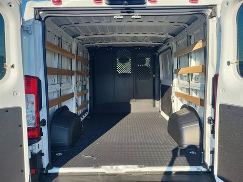 Used 2025 RAM ProMaster 2500 w/ U-Haul Equipment Group FWD image 5