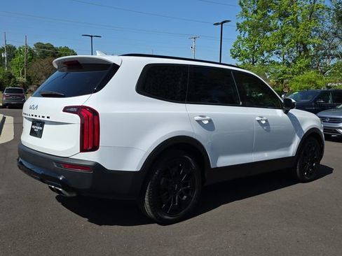 Used 2022 Kia Telluride EX w/ EX Premium Package AWD/4WD image 5