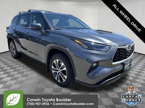 Used 2023 Toyota Highlander XLE AWD/4WD image 1