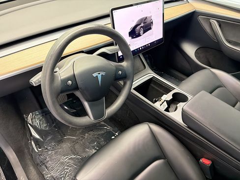 Used 2023 Tesla Model Y Long Range AWD/4WD image 7