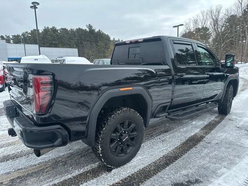 Used 2024 GMC Sierra 2500 AT4 w/ Technology Package image 5