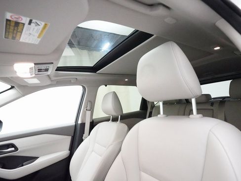 Certified 2025 Nissan Rogue SL w/ Tech Package image 32