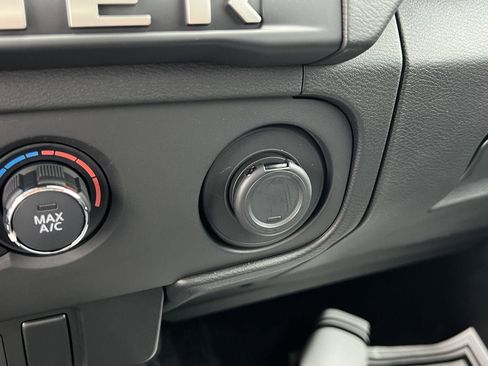Certified 2025 Nissan Frontier SV RWD image 18