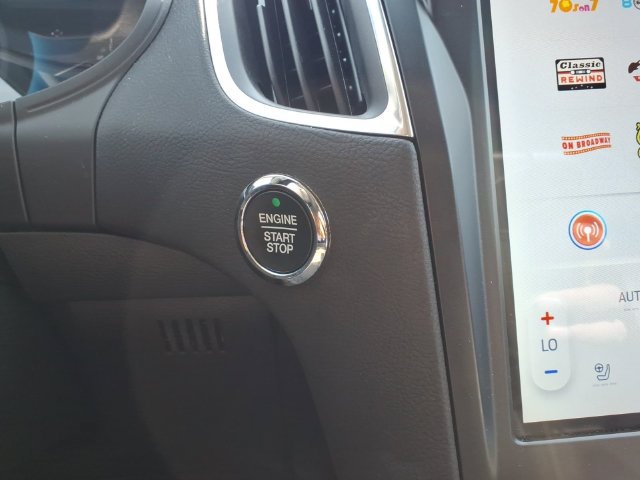 Used 2023 Ford Edge Titanium AWD/4WD image 21