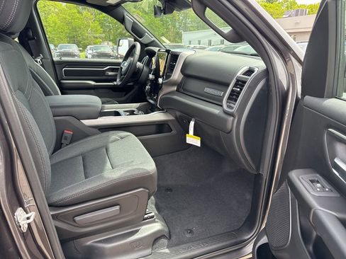 New 2026 RAM 1500 4x4 Crew Cab image 10