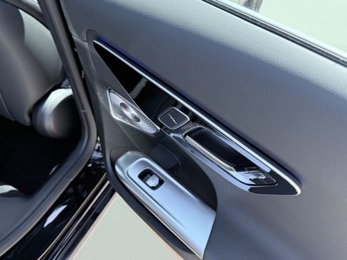 Used 2026 Mercedes-Benz C 300 Sedan w/ Exclusive Trim Package image 34