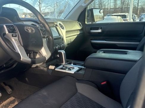 Used 2017 Toyota Tundra SR5 image 9