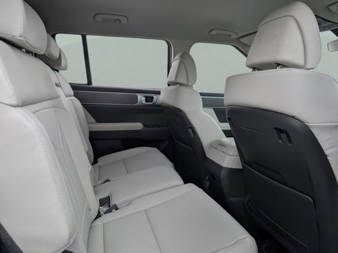 Used 2025 Hyundai Santa Fe SEL AWD/4WD image 19
