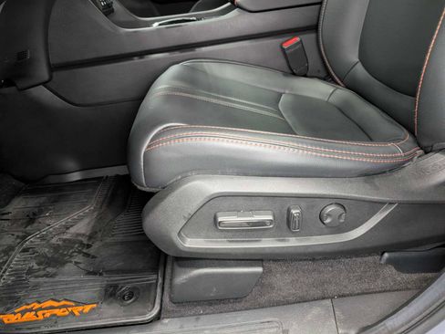 Used 2025 Honda Pilot TrailSport image 35
