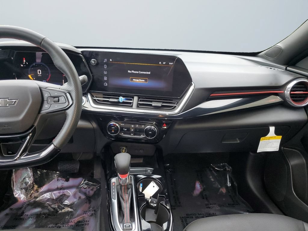 Used 2025 Chevrolet Trax RS w/ Sunroof Package FWD image 11