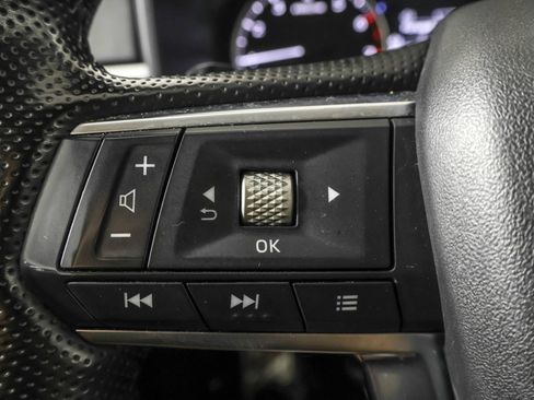 Used 2024 Mitsubishi Outlander AWD image 23