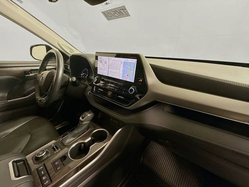 Certified 2021 Toyota Highlander Platinum image 36