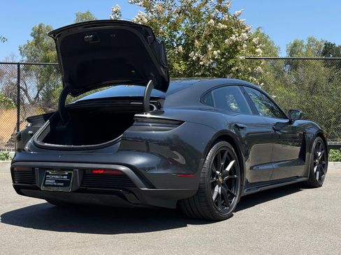Used 2022 Porsche Taycan GTS AWD/4WD image 31