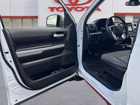 Used 2018 Toyota Tundra SR5 w/ SR5 Upgrade Package image 27