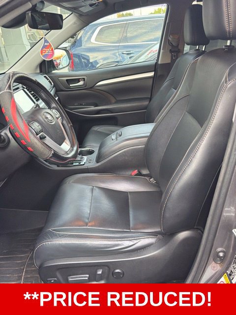 Used 2017 Toyota Highlander XLE AWD/4WD image 2