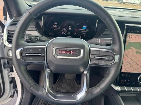 Used 2026 GMC Acadia Elevation w/ Elevation Premium Package FWD image 14
