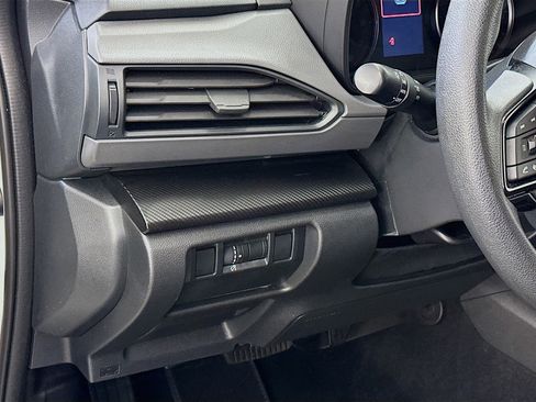 Used 2024 Subaru Crosstrek 2.0i Premium image 17