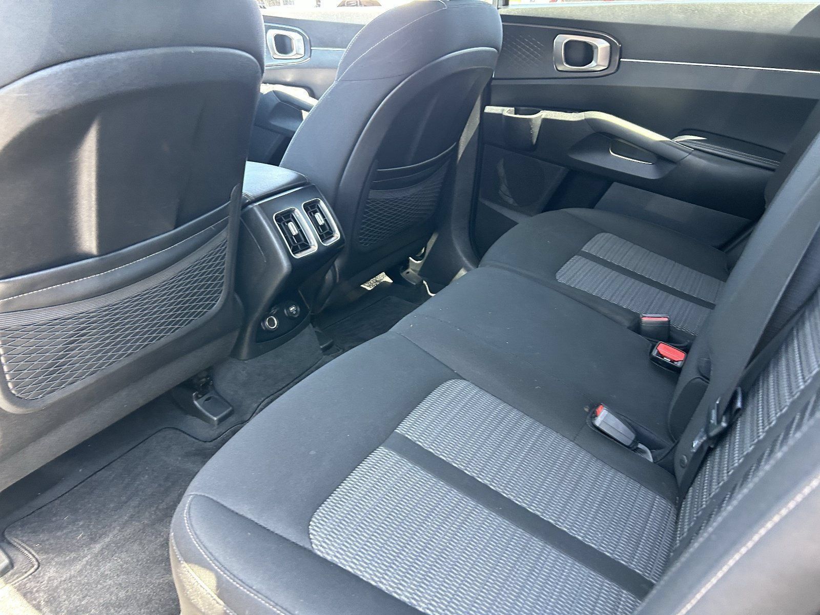 Used 2021 Kia Sorento LX AWD/4WD image 24