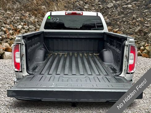 Used 2015 GMC Canyon SLE AWD/4WD image 16