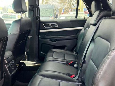 Used 2016 Ford Explorer XLT w/ Equipment Group 202A image 17
