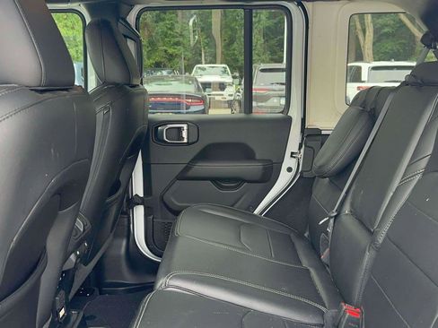 Used 2023 Jeep Wrangler Unlimited Sahara w/ Cold Weather Group image 10