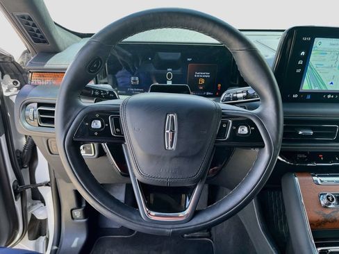 Used 2025 Lincoln Aviator Black Label w/ Jet Appearance Package AWD/4WD image 11