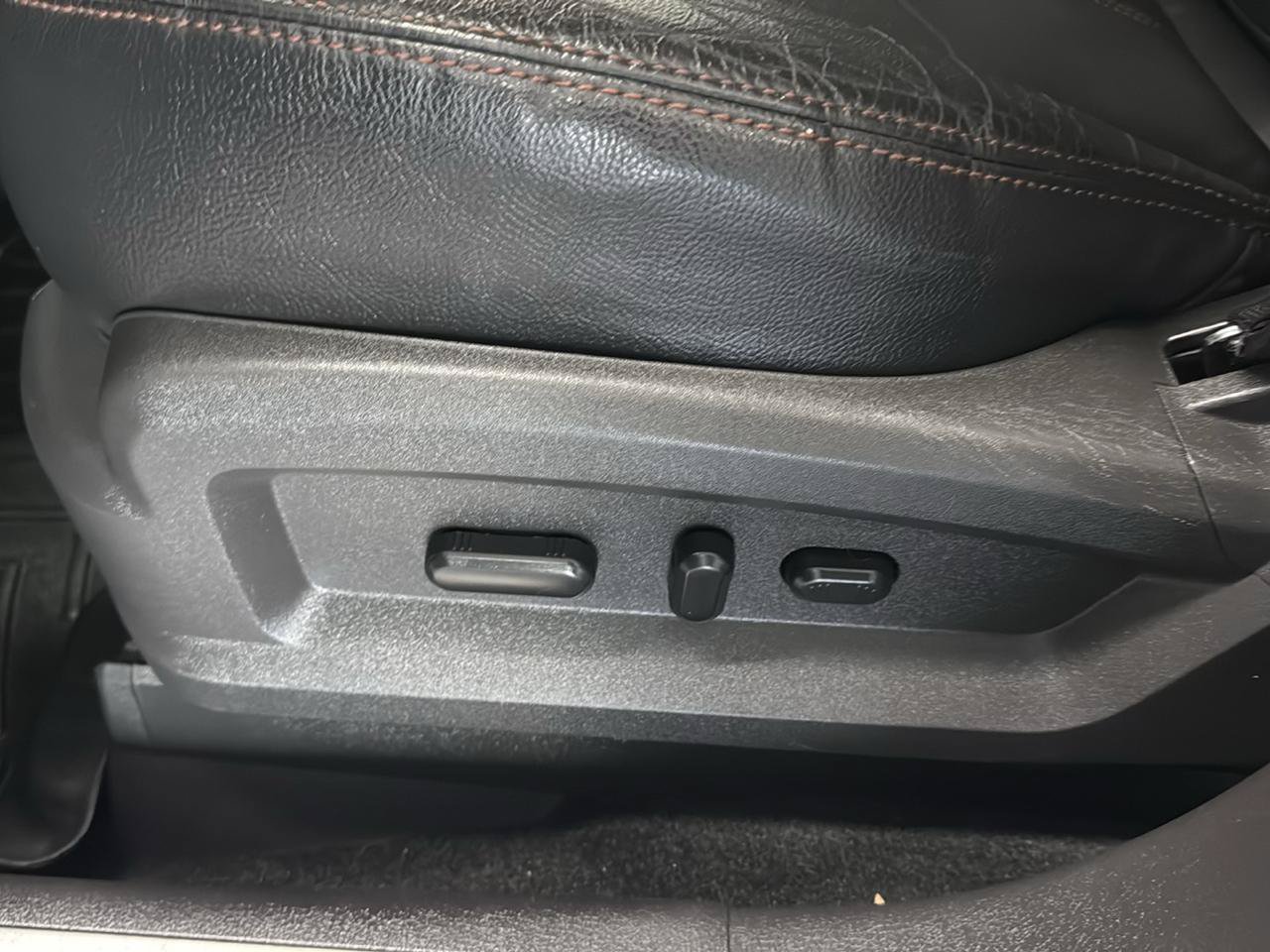 Used 2013 Ford Edge SEL FWD image 10