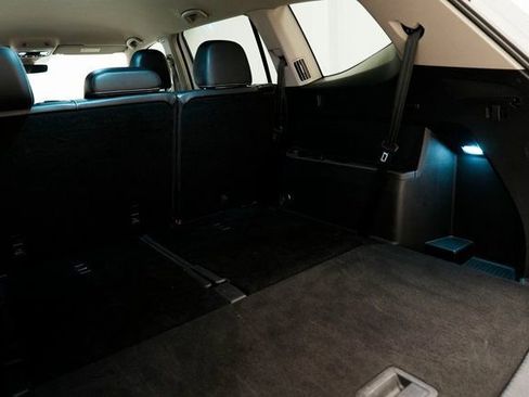 Used 2024 Volkswagen Atlas SE image 39