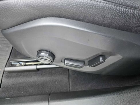 Used 2023 Volvo XC60 B5 Plus w/ Climate Package image 23