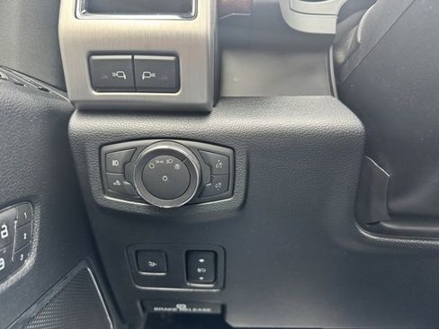Certified 2019 Ford F350 Platinum w/ Platinum Ultimate Package image 10