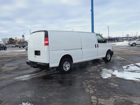 Used 2017 Chevrolet Express 3500 Extended image 30