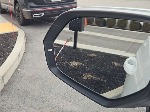 Certified 2025 Volkswagen Atlas SEL Premium R-Line image 21