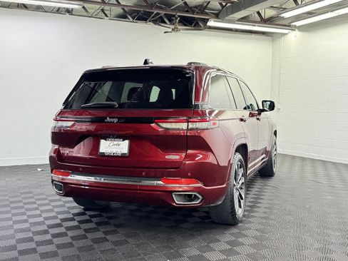 Used 2023 Jeep Grand Cherokee Overland image 2