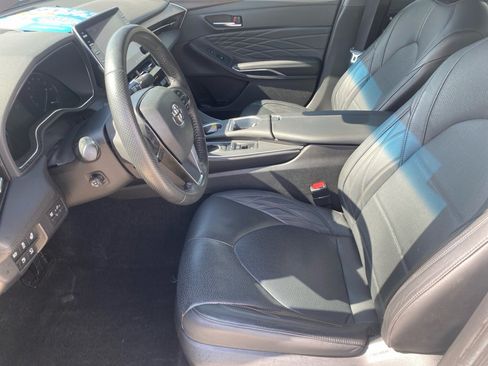 Used 2022 Toyota Avalon Limited w/ Advanced Safety Package FWD image 11