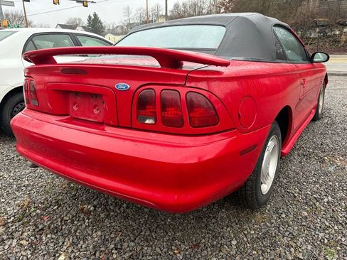 Used 1995 Ford Mustang Convertible image 4