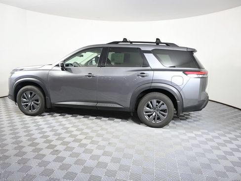 Used 2024 Nissan Pathfinder SV w/ SV Premium Package AWD/4WD image 3