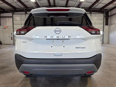 Used 2023 Nissan Rogue SV AWD/4WD image 4