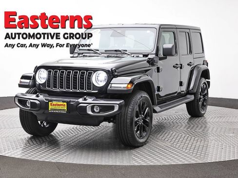 Used 2025 Jeep Wrangler Unlimited Sahara AWD/4WD image 1