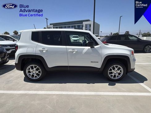Used 2023 Jeep Renegade Latitude AWD/4WD image 8