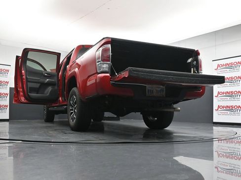 Used 2023 Toyota Tacoma TRD Sport AWD/4WD image 30