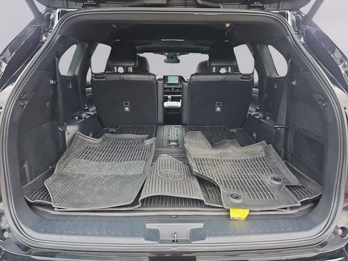 Used 2022 Toyota Highlander XSE AWD/4WD image 34