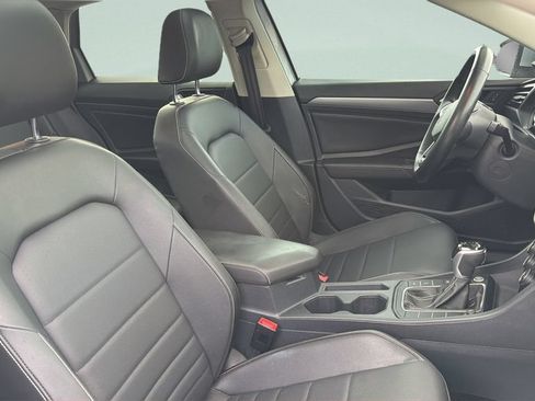 Used 2023 Volkswagen Jetta SE FWD image 30