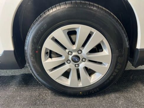 Used 2019 Subaru Outback 2.5i Premium image 16